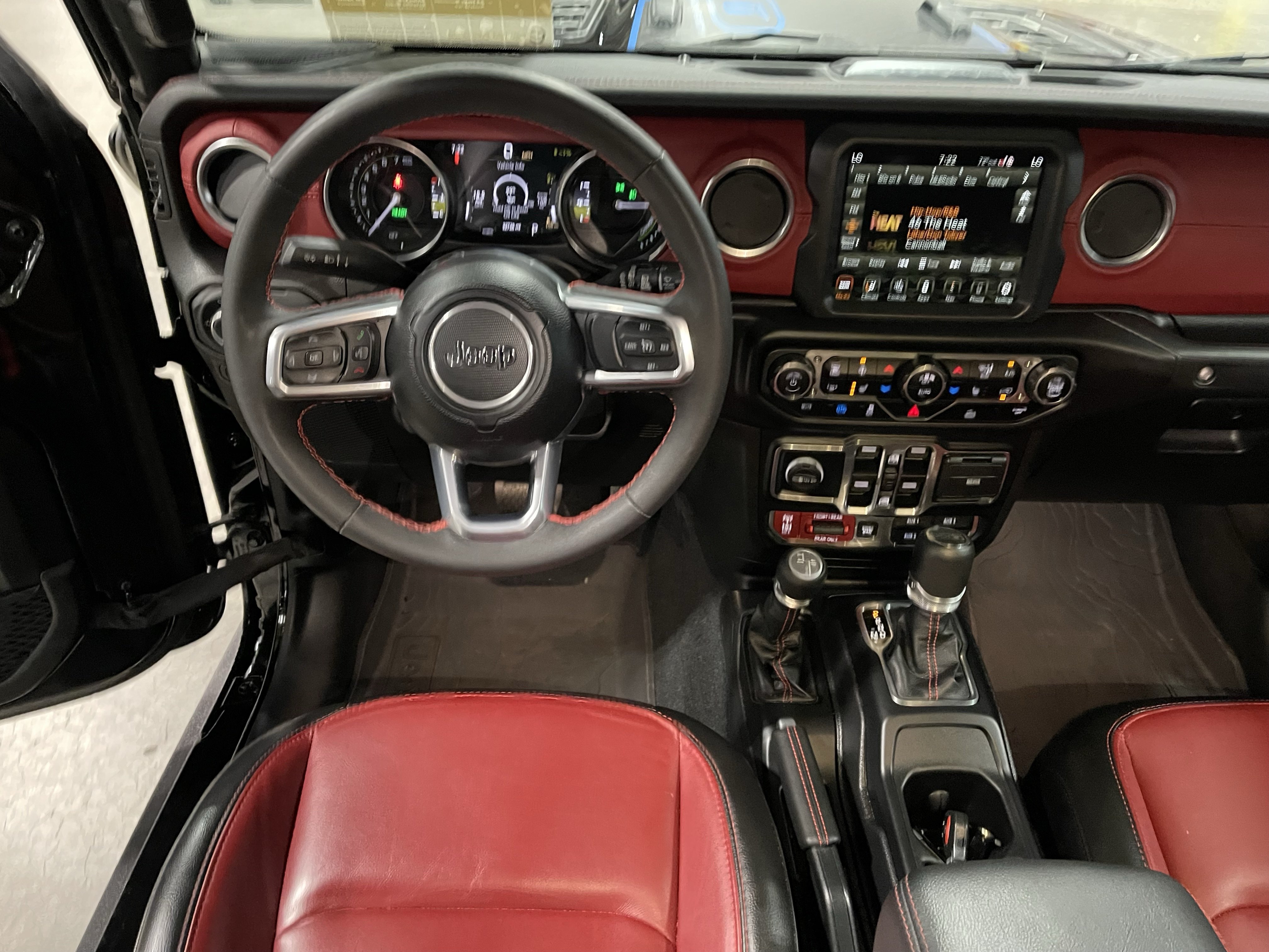 Certified 2023 Jeep Wrangler Unlimited Rubicon 4xe AWD/4WD image 12