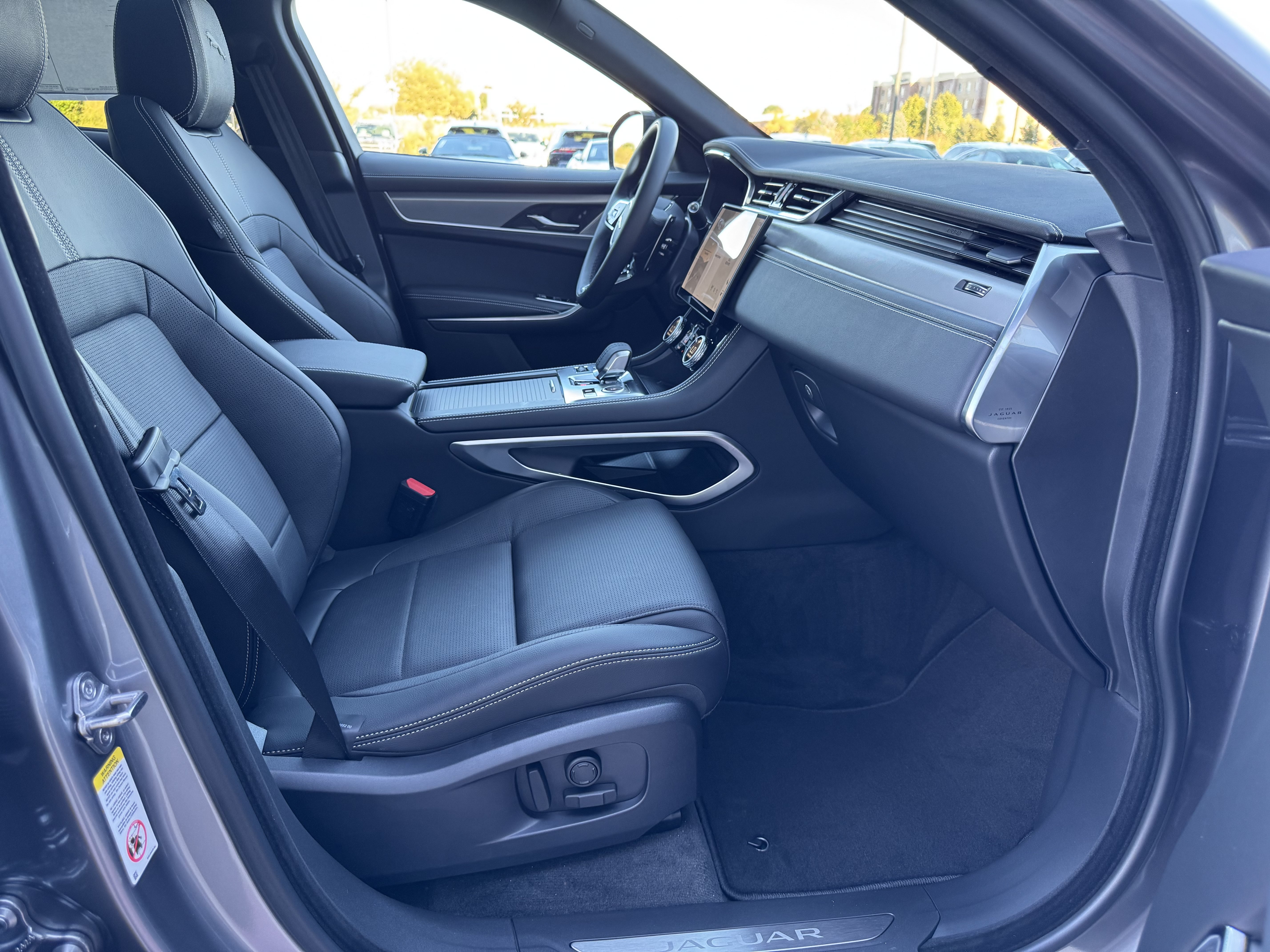 Used 2026 Jaguar F-PACE R-Dynamic S AWD/4WD image 3