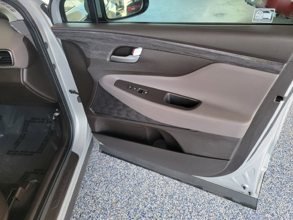 Used 2020 Hyundai Santa Fe SE FWD image 14