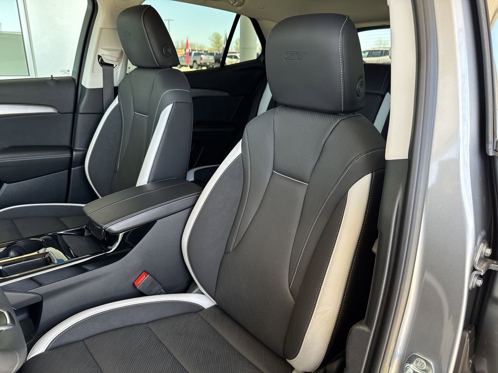 Certified 2025 Buick Envision Sport Touring image 8