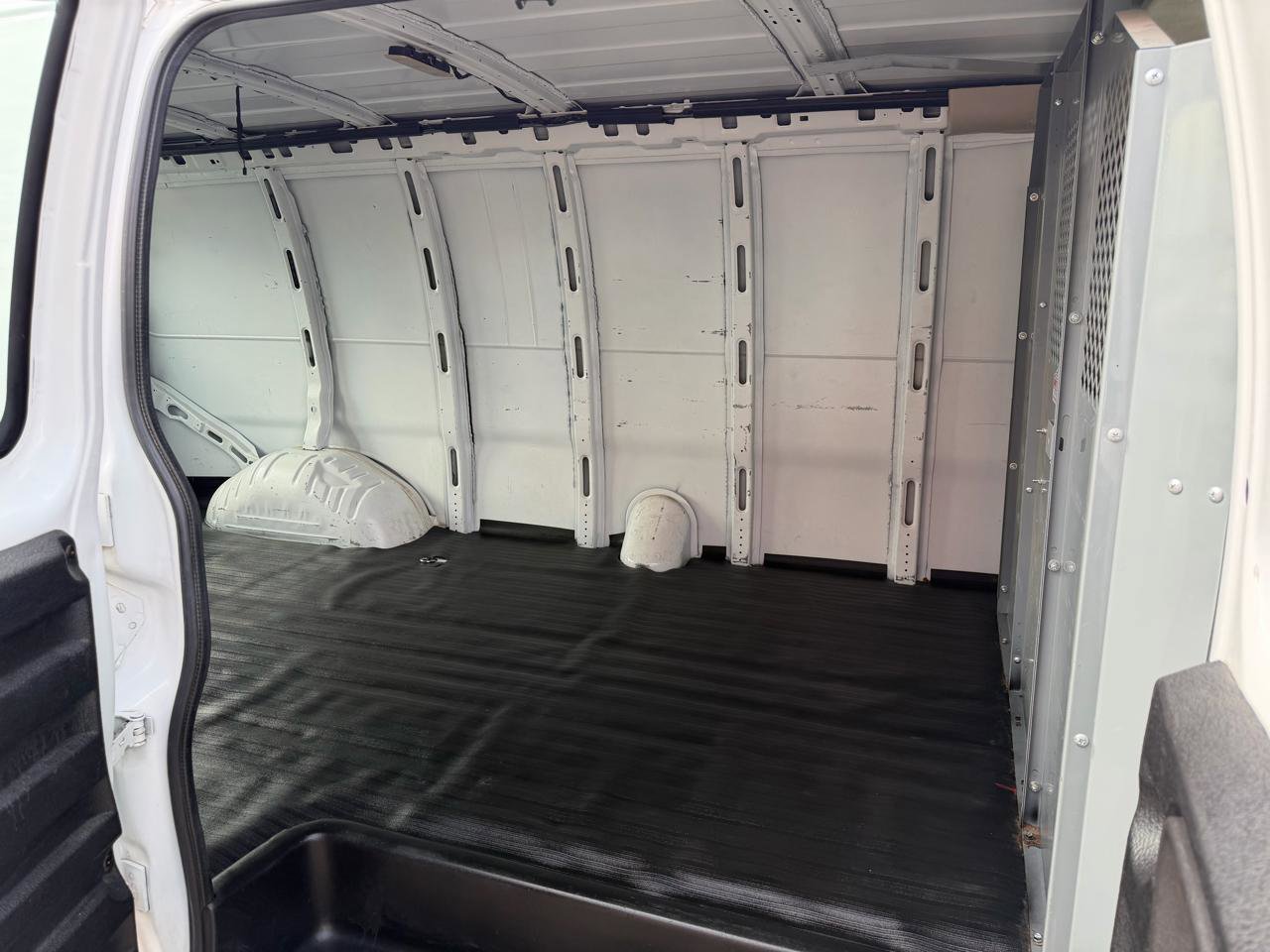 Used 2020 Chevrolet Express 2500 Extended w/ Communications Package image 26