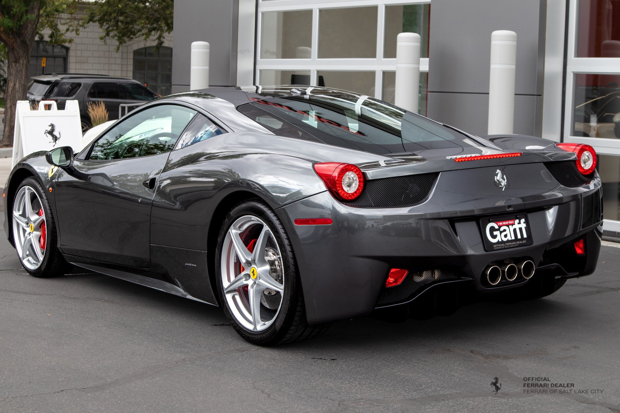 Used 2010 Ferrari 458 Italia Coupe RWD image 3