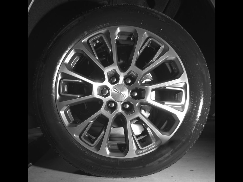 New 2026 GMC Yukon XL Denali w/ Sun & Power Step Package AWD/4WD image 14
