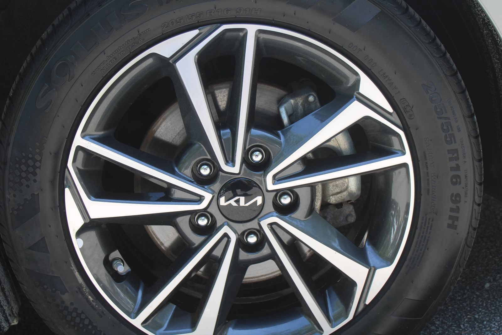 Certified 2024 Kia Forte LXS FWD image 16