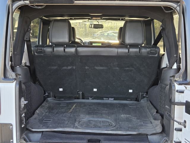 Used 2017 Jeep Wrangler Unlimited Sahara w/ Connectivity Group image 9