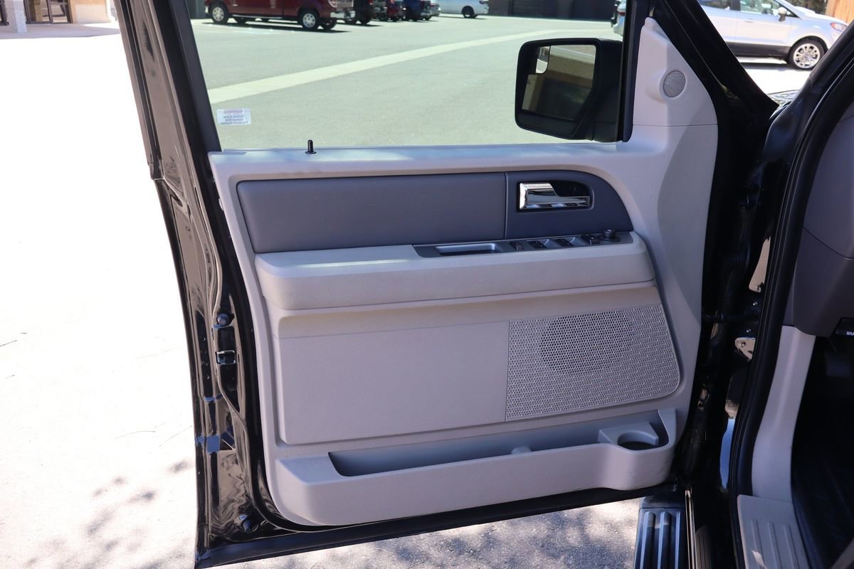 Used 2014 Ford Expedition XLT AWD/4WD image 25