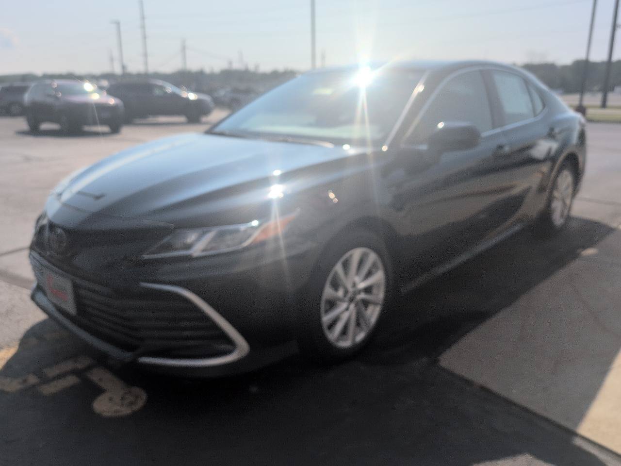 Used 2022 Toyota Camry LE FWD image 4