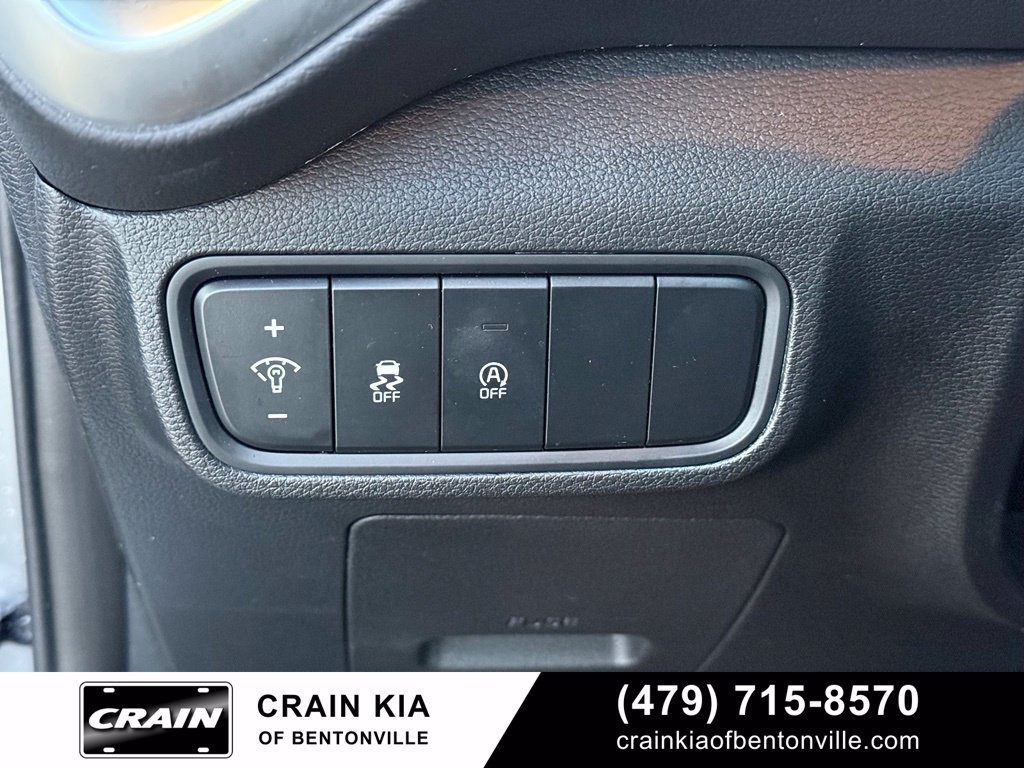 Certified 2025 Kia Soul LX w/ LX Technology Package FWD image 12