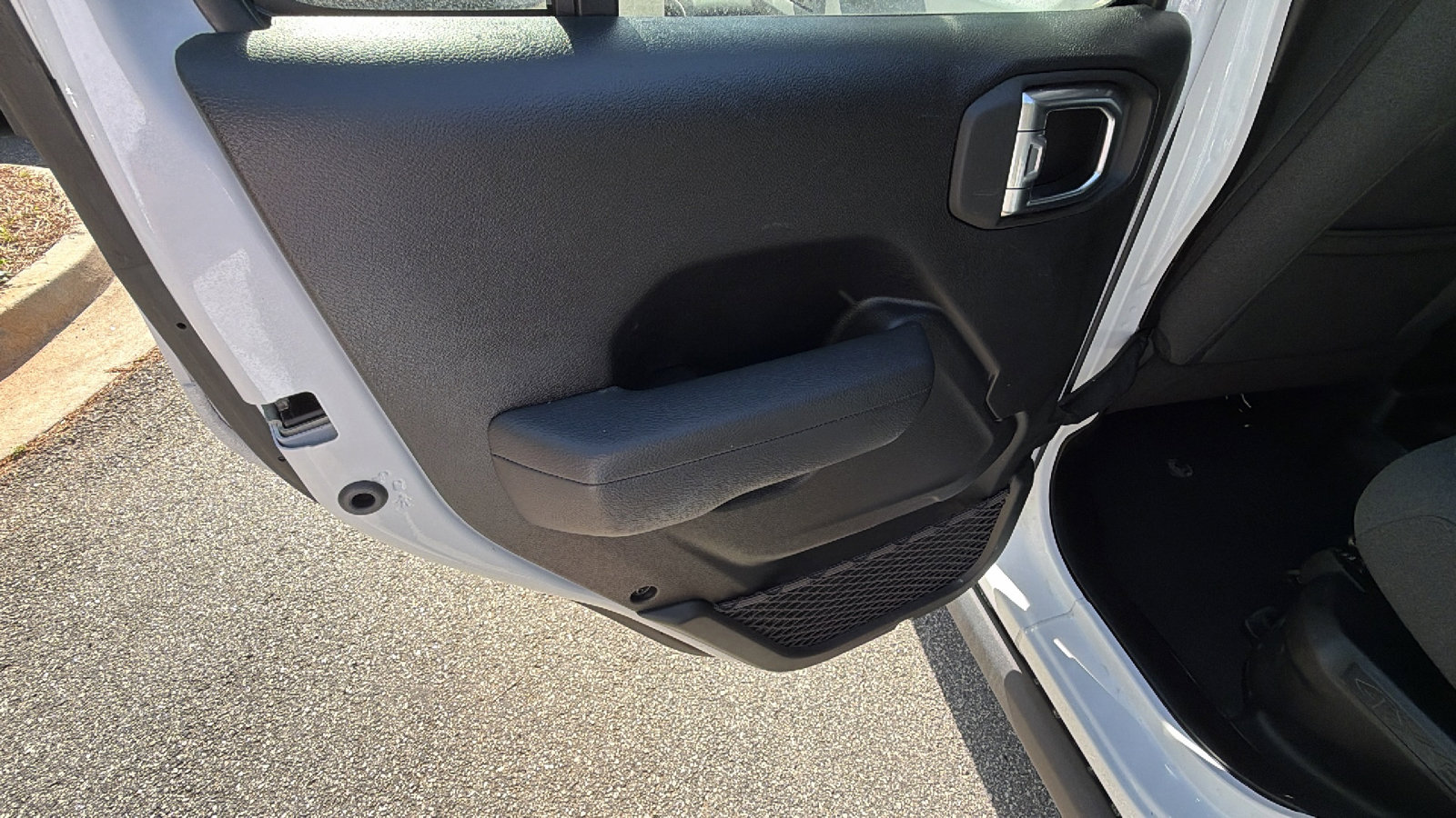Used 2025 Jeep Wrangler Unlimited Sport S 4xe AWD/4WD image 22