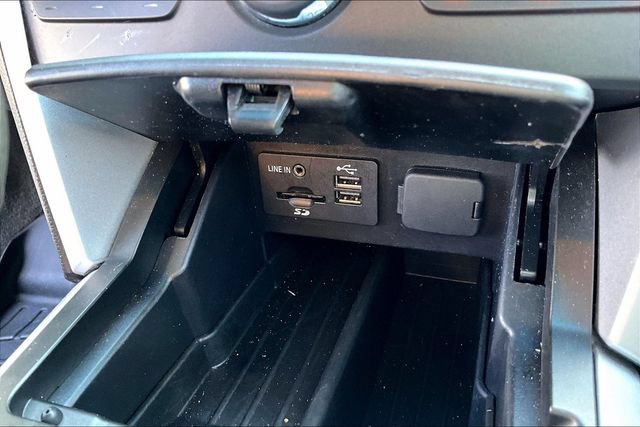 Used 2014 Ford Explorer XLT w/ Equipment Group 201A AWD/4WD image 20