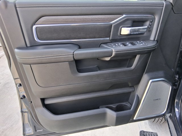 New 2026 RAM 3500 Laramie AWD/4WD image 18