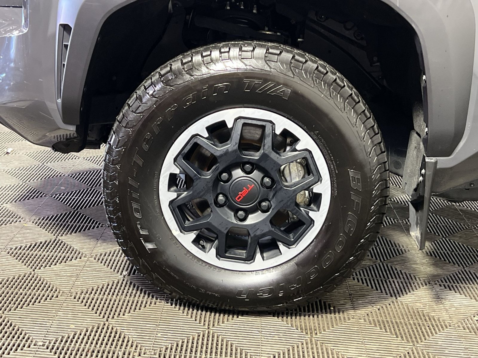Used 2024 Toyota Tacoma TRD Off-Road w/ TRD Off Road Premium Package AWD/4WD image 12