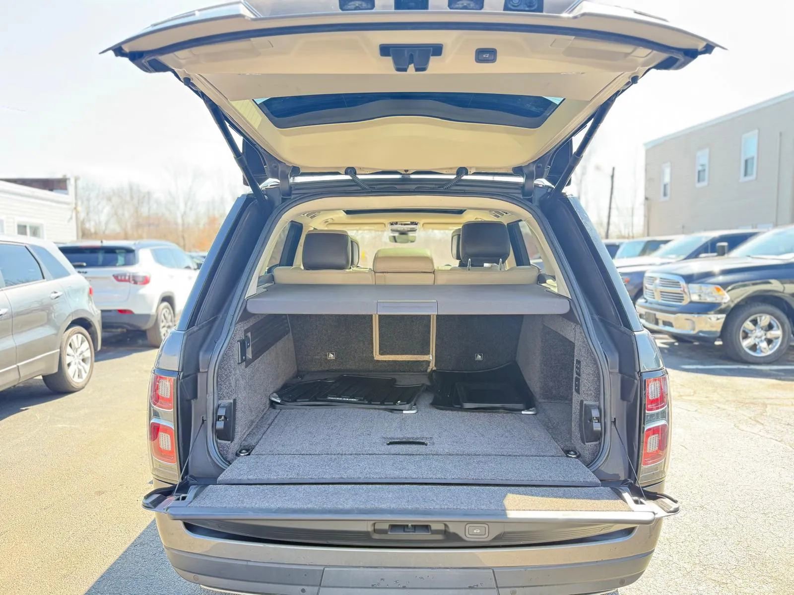 Used 2018 Land Rover Range Rover Supercharged AWD/4WD image 26