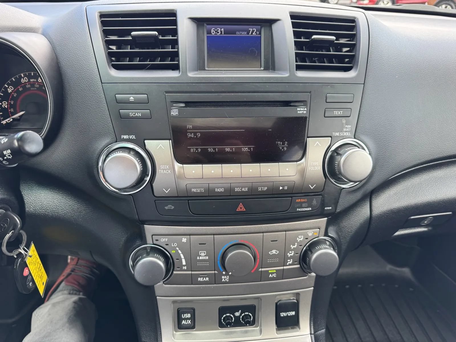 Used 2012 Toyota Highlander SE w/ Tow Pkg AWD/4WD image 27