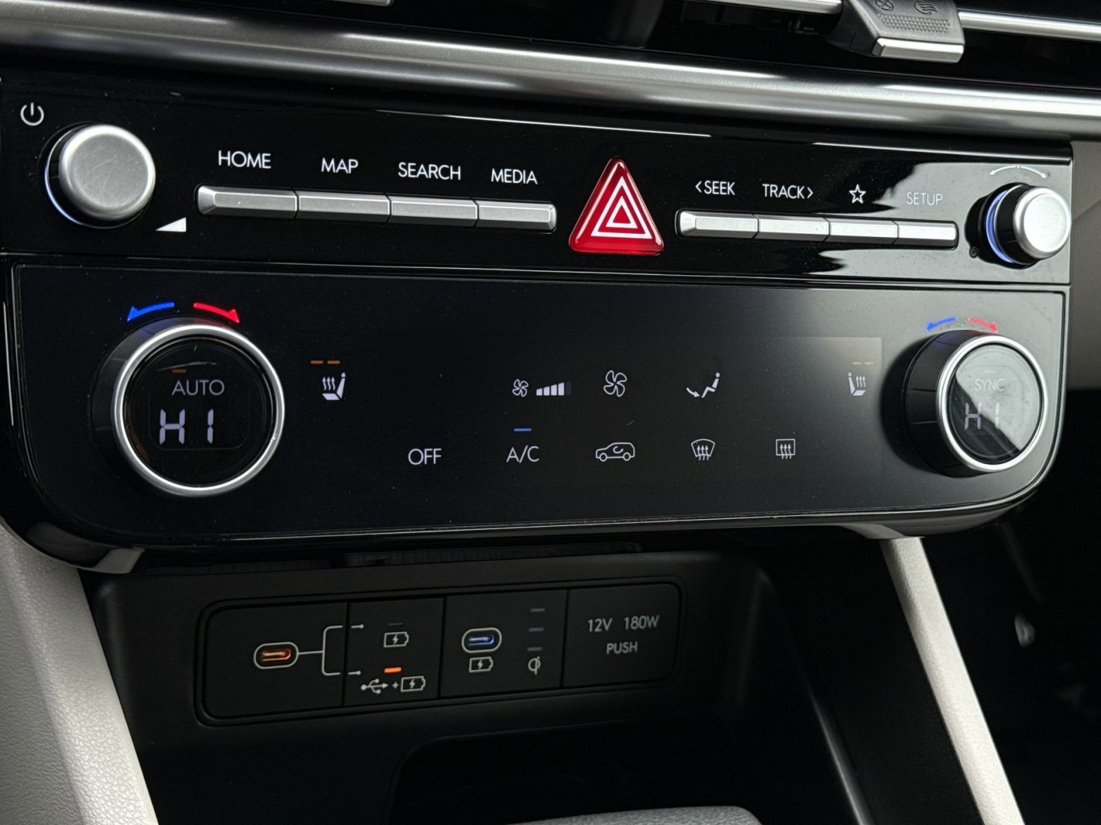 Certified 2025 Hyundai Tucson SEL image 17