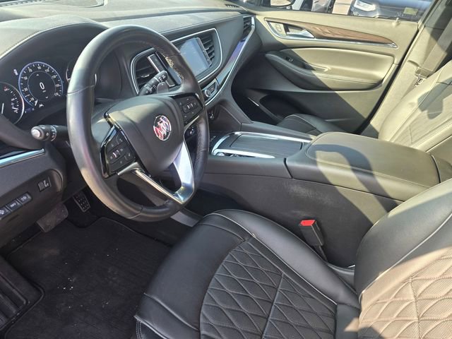 Used 2024 Buick Enclave Avenir image 21