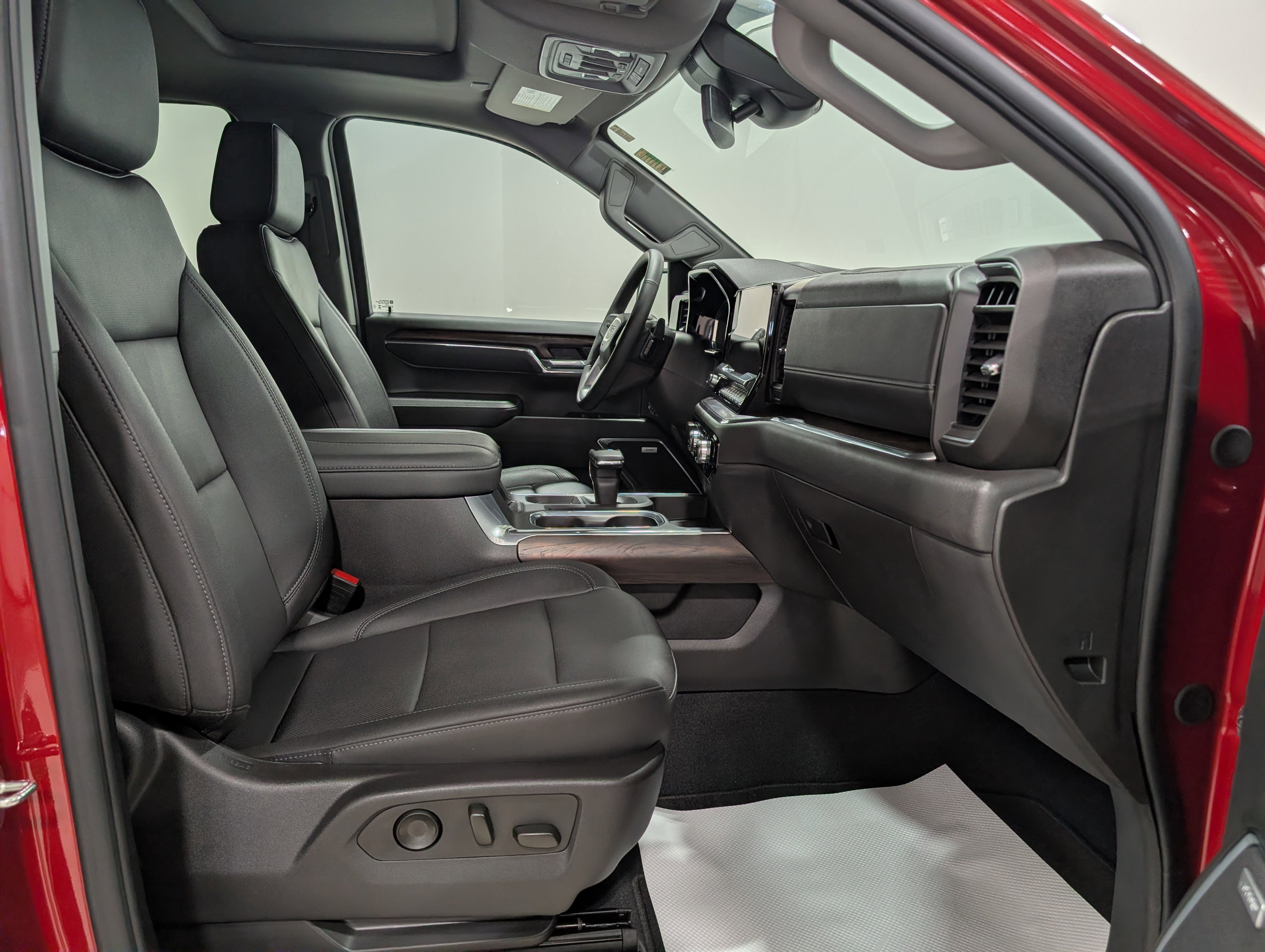 Used 2024 GMC Sierra 1500 SLT w/ SLT Premium Plus Package image 20