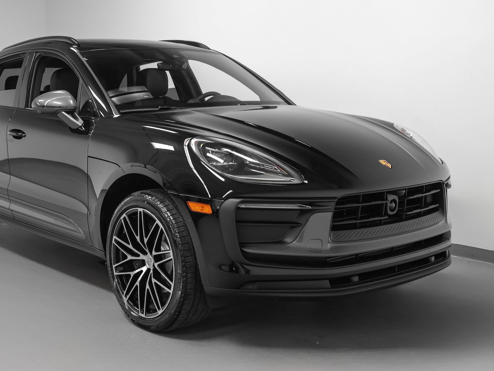 New 2026 Porsche Macan Turbo AWD/4WD image 9