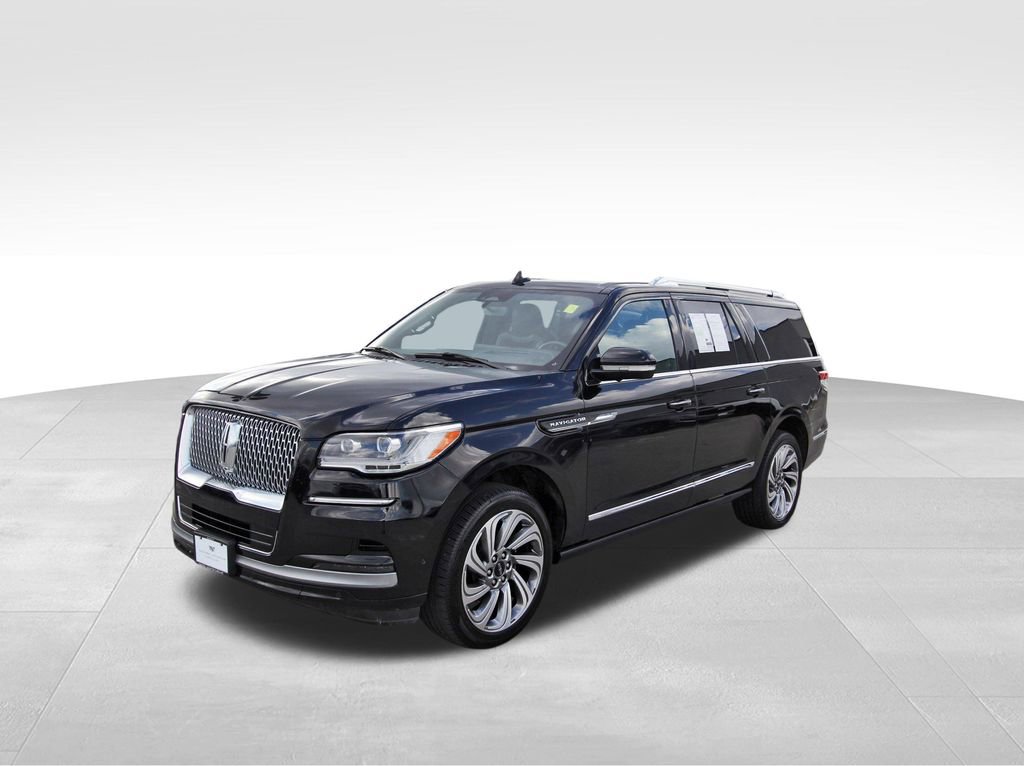 Used 2023 Lincoln Navigator L Reserve image 2