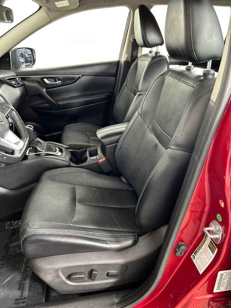 Used 2018 Nissan Rogue Sport SL w/ SL Premium Package AWD/4WD image 12