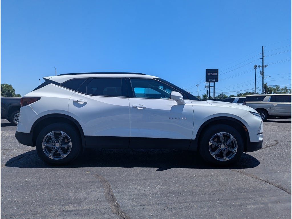Used 2024 Chevrolet Blazer LT w/ Convenience Package FWD image 2