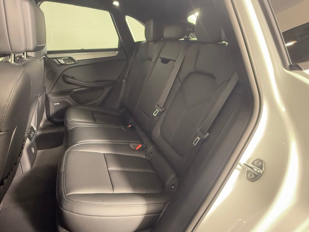 New 2026 Porsche Macan image 25