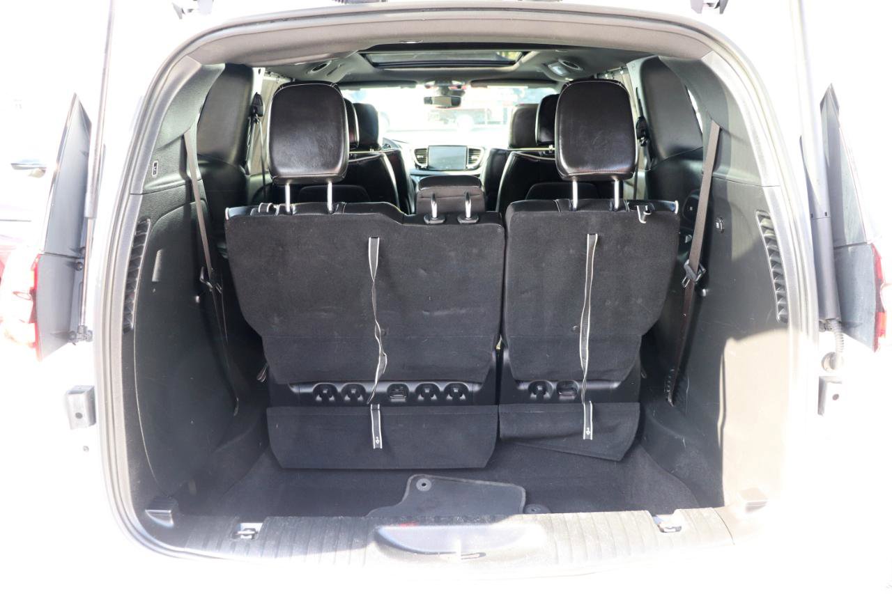 Used 2025 Chrysler Pacifica Limited FWD image 58
