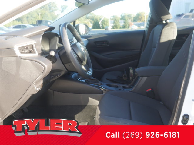 Used 2025 Toyota Corolla LE w/ LE Premium Package FWD image 34