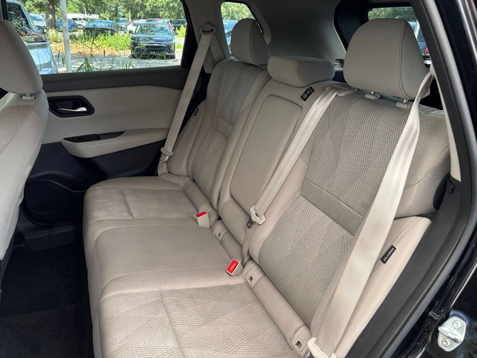 Used 2025 Nissan Rogue SV FWD image 39