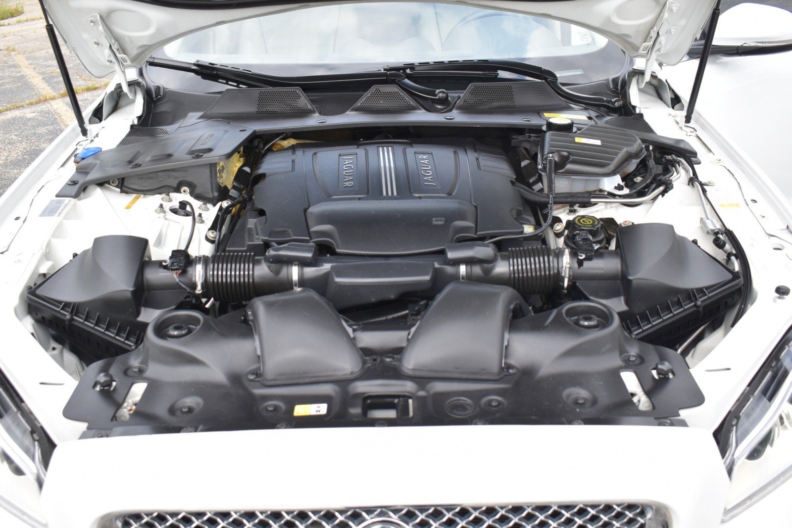 Used 2011 Jaguar XJ L RWD image 53
