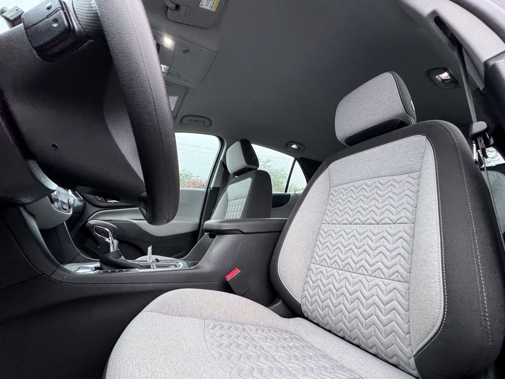Used 2023 Chevrolet Equinox LS image 14