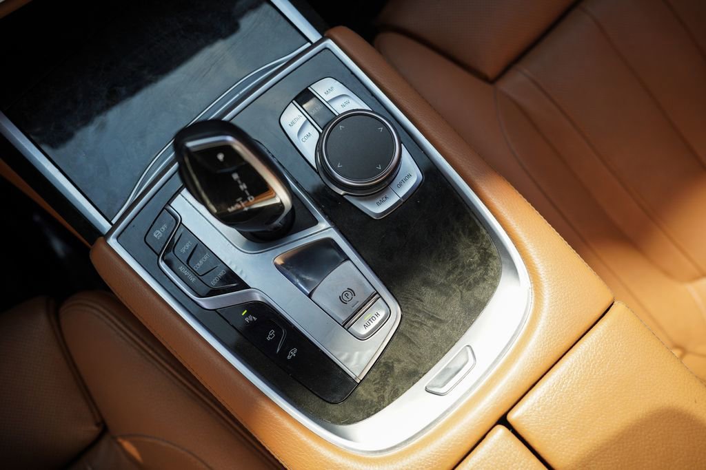 Used 2022 BMW 740i w/ M Sport Package RWD image 35