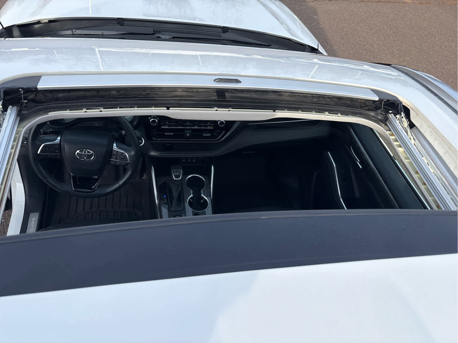 Used 2020 Toyota Highlander Limited image 12