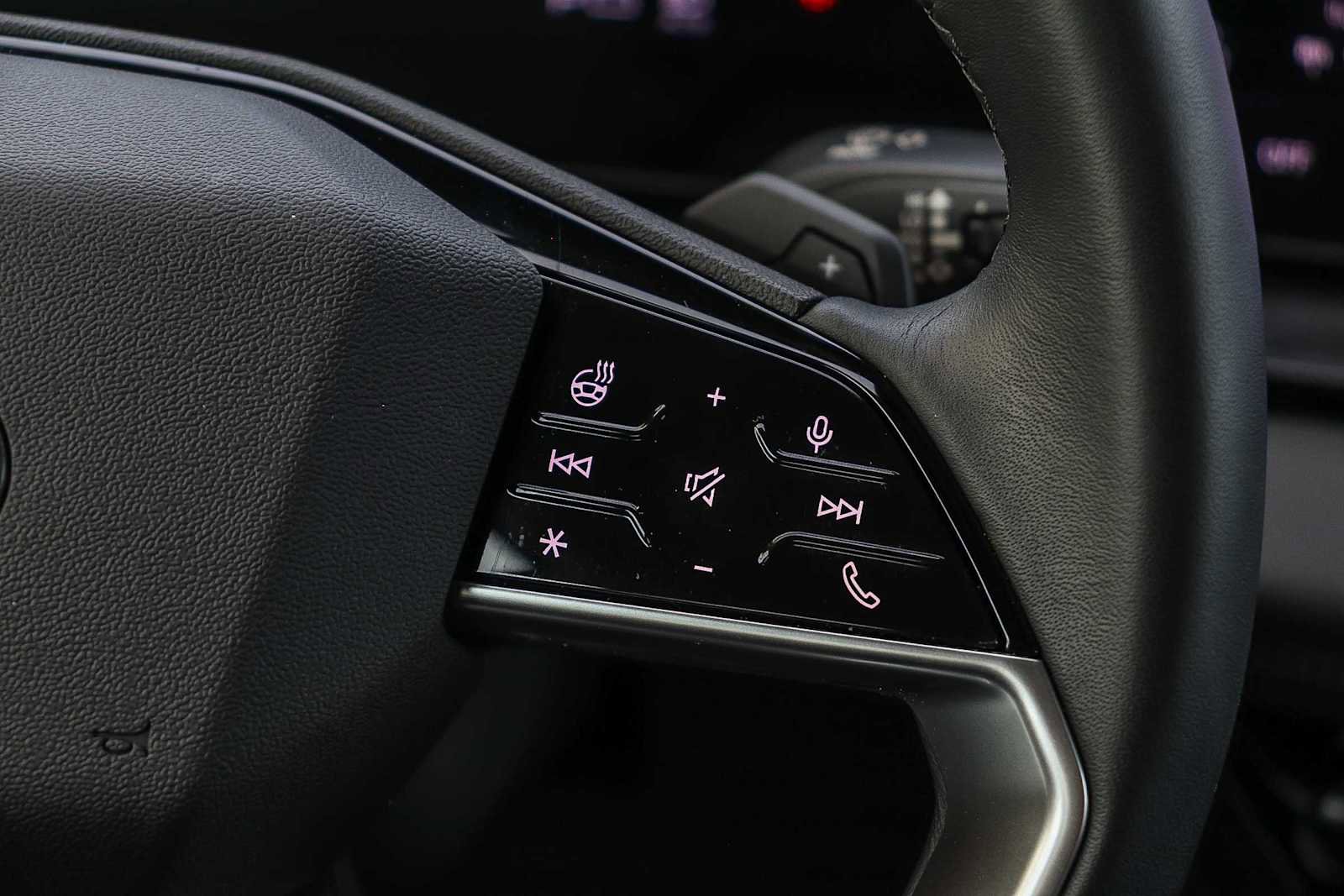 Used 2025 Audi Q6 e-tron Premium w/ Convenience Package image 19