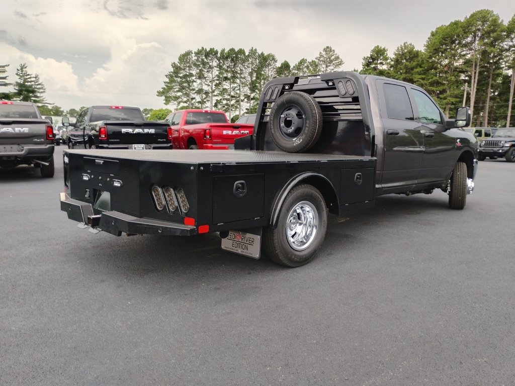 New 2026 RAM 3500 Tradesman w/ Chrome Appearance Group A AWD/4WD image 5
