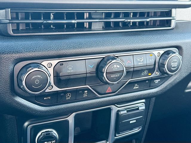 Used 2024 Jeep Wrangler Sport AWD/4WD image 15