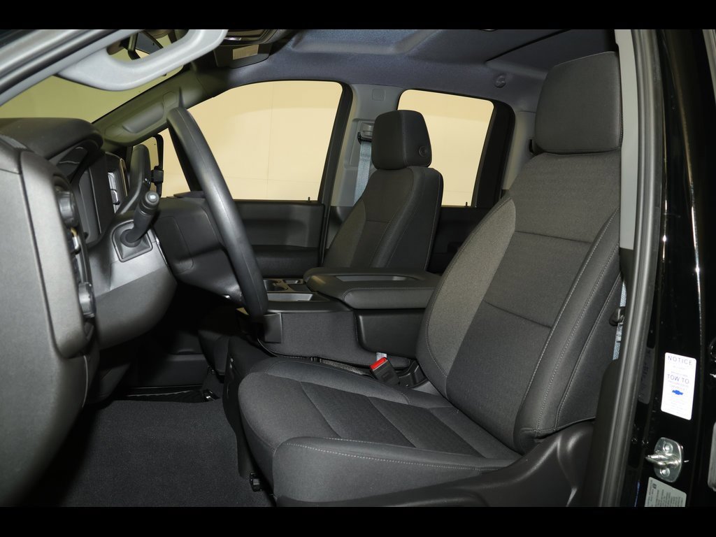 Used 2025 Chevrolet Silverado 2500 Custom w/ Custom Value Package image 17