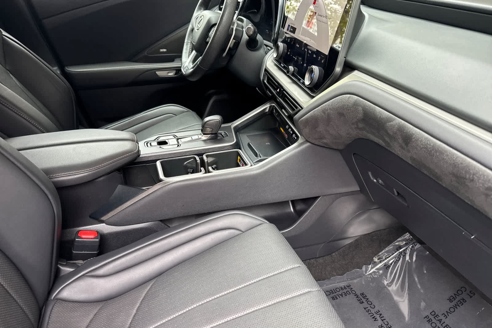 Certified 2025 Lexus TX 500h AWD image 18