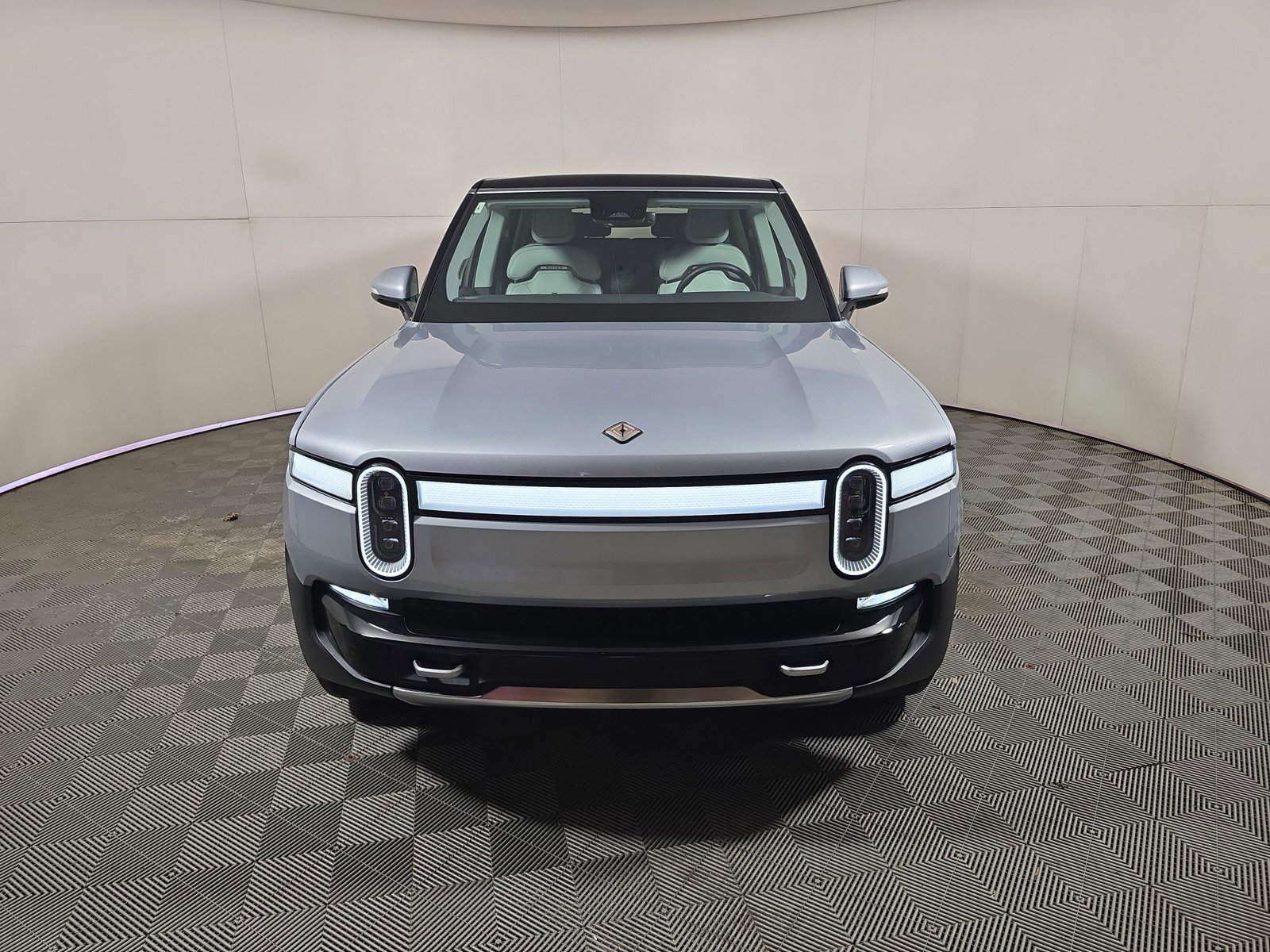 Used 2024 Rivian R1S Adventure AWD/4WD image 8