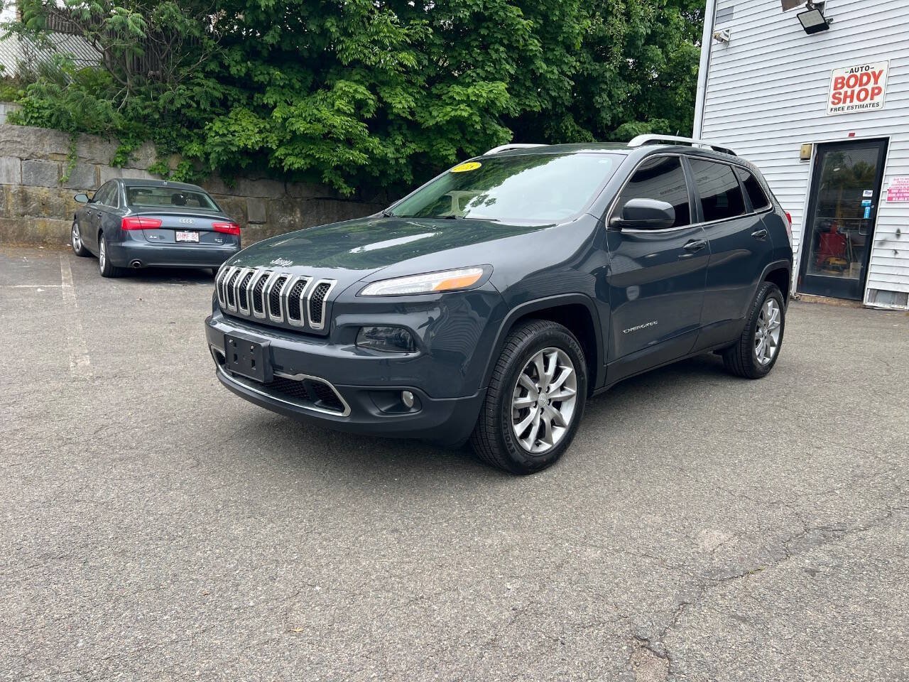 Used 2018 Jeep Cherokee Limited AWD/4WD image 6
