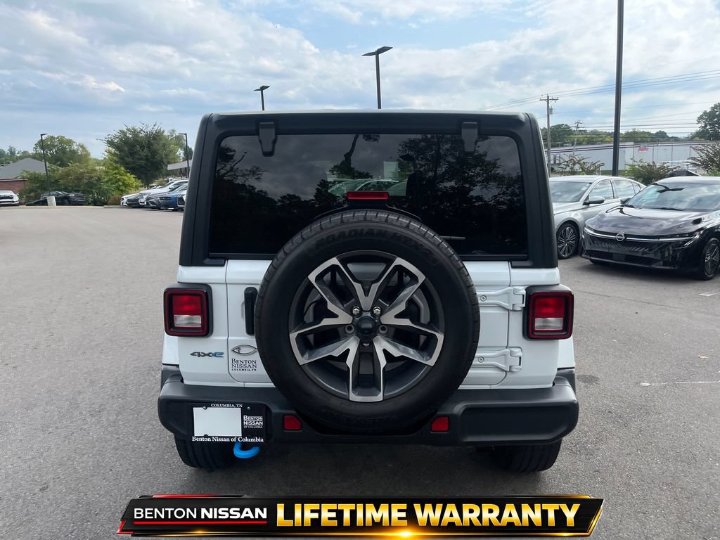 Used 2024 Jeep Wrangler Unlimited w/ Convenience Group AWD/4WD image 6