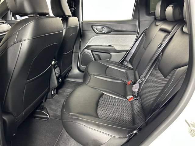 Used 2024 Jeep Compass Latitude AWD/4WD image 15