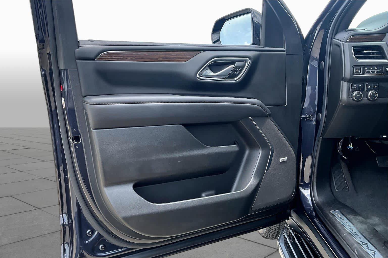Used 2022 Chevrolet Tahoe High Country AWD/4WD image 43