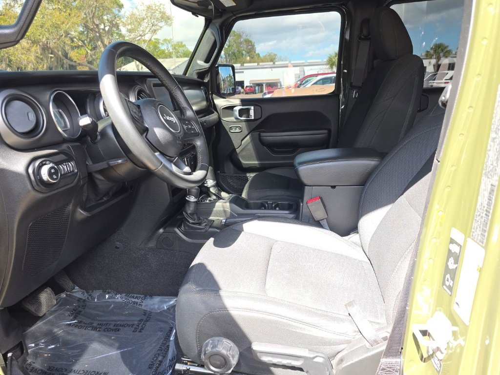 Used 2021 Jeep Gladiator Sport image 10