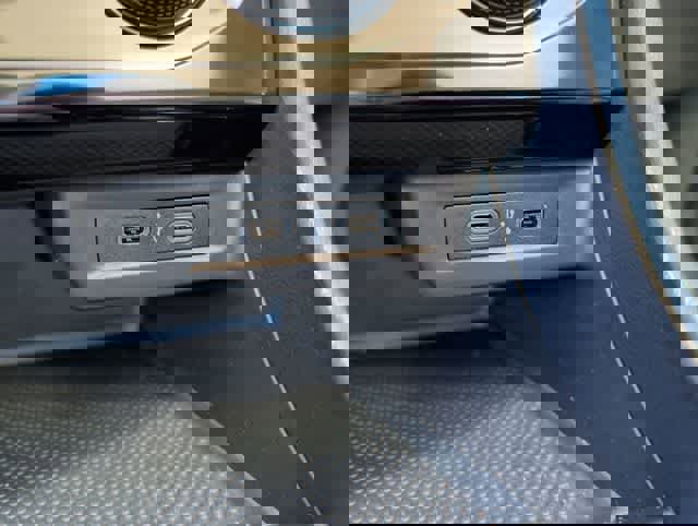 Used 2023 Volkswagen Jetta SE image 30