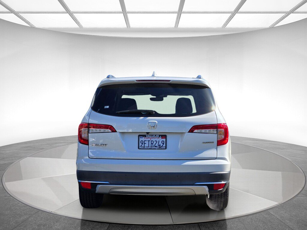 Certified 2022 Honda Pilot Touring image 4
