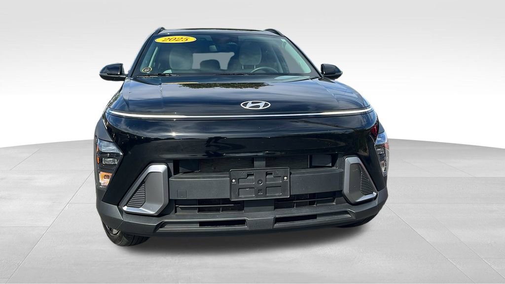 Used 2025 Hyundai Kona SEL image 8