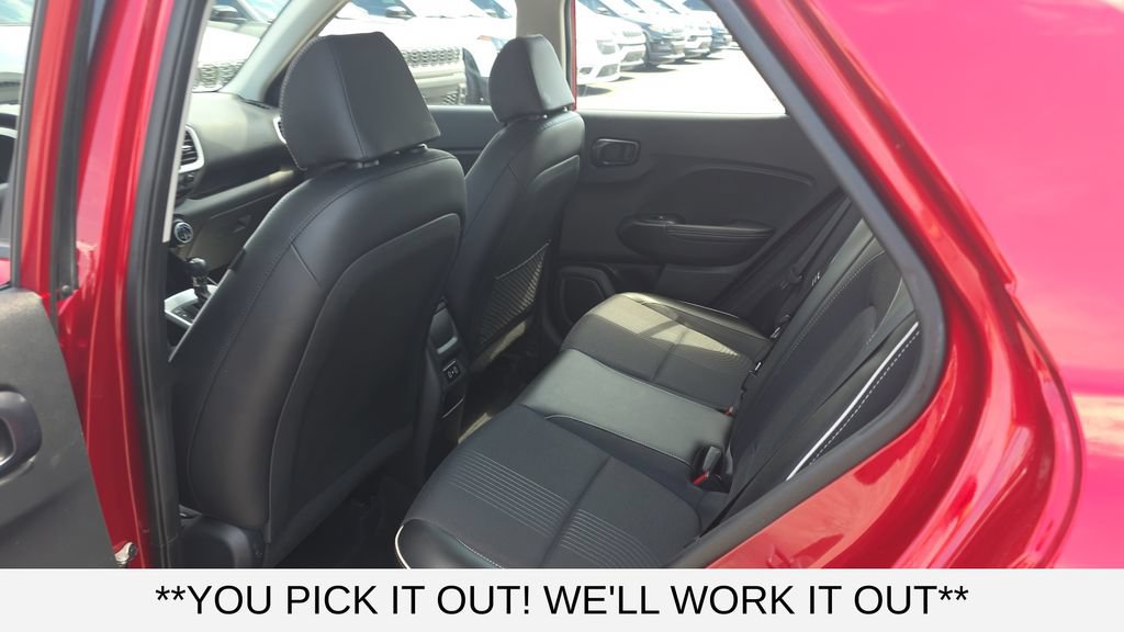 Used 2025 Hyundai Venue Limited FWD image 24