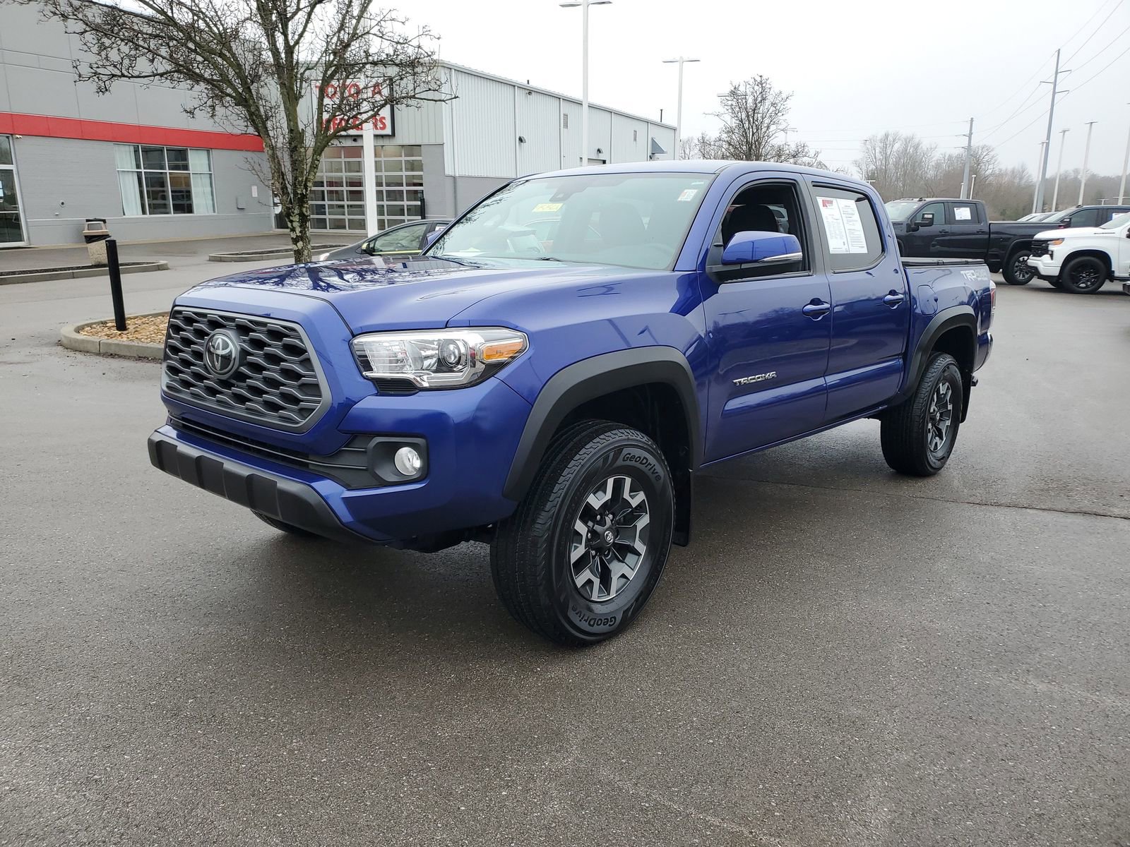 Certified 2023 Toyota Tacoma TRD Off-Road image 2