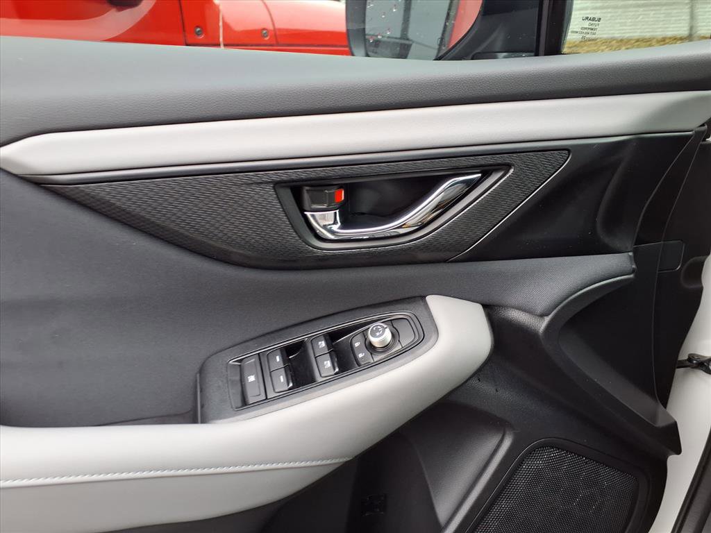 Used 2025 Subaru Outback Premium image 16
